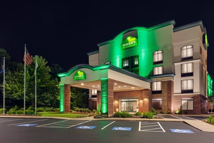 Image of Free parking at Wyndham Louisville East
