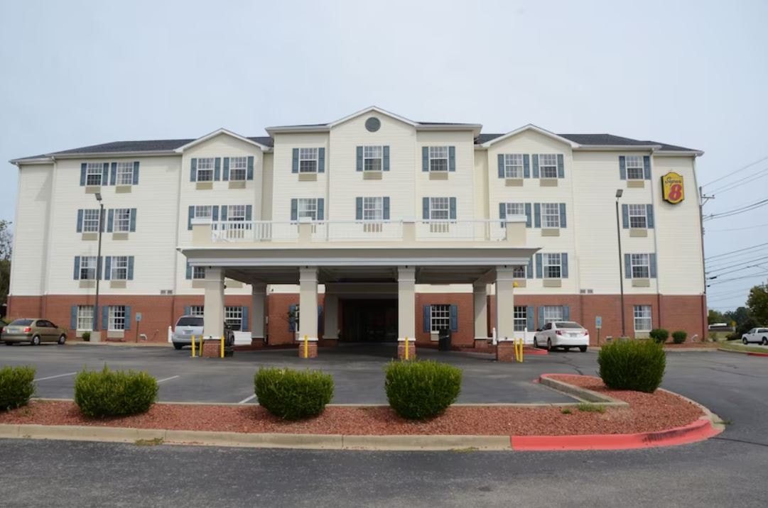 Image of Super 8 by Wyndham Louisville Airport