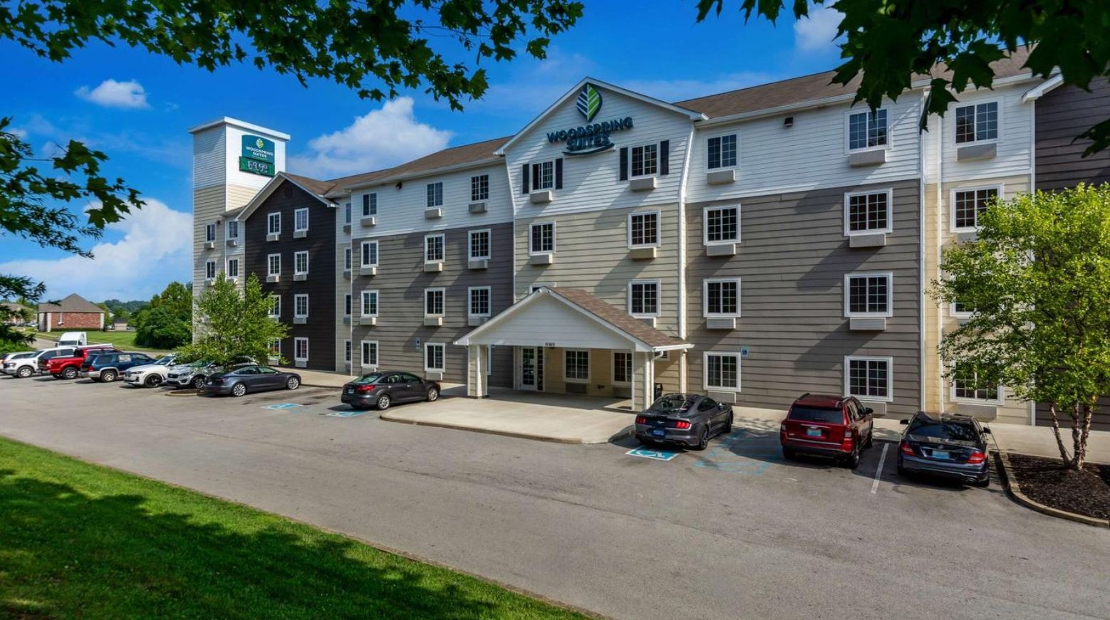 Exterior of WoodSpring Suites Louisville Southeast