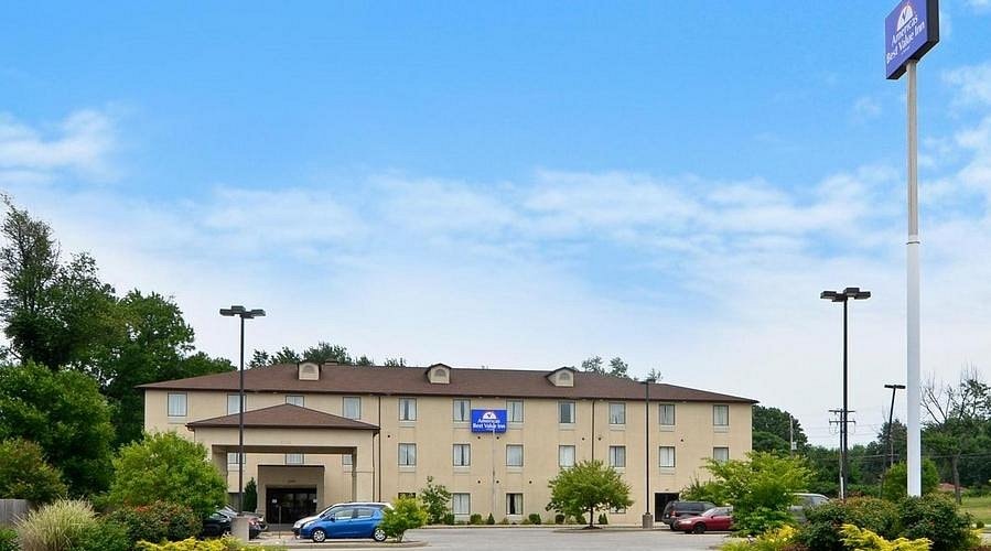 Exterior of America's Best Value Inn Louisville