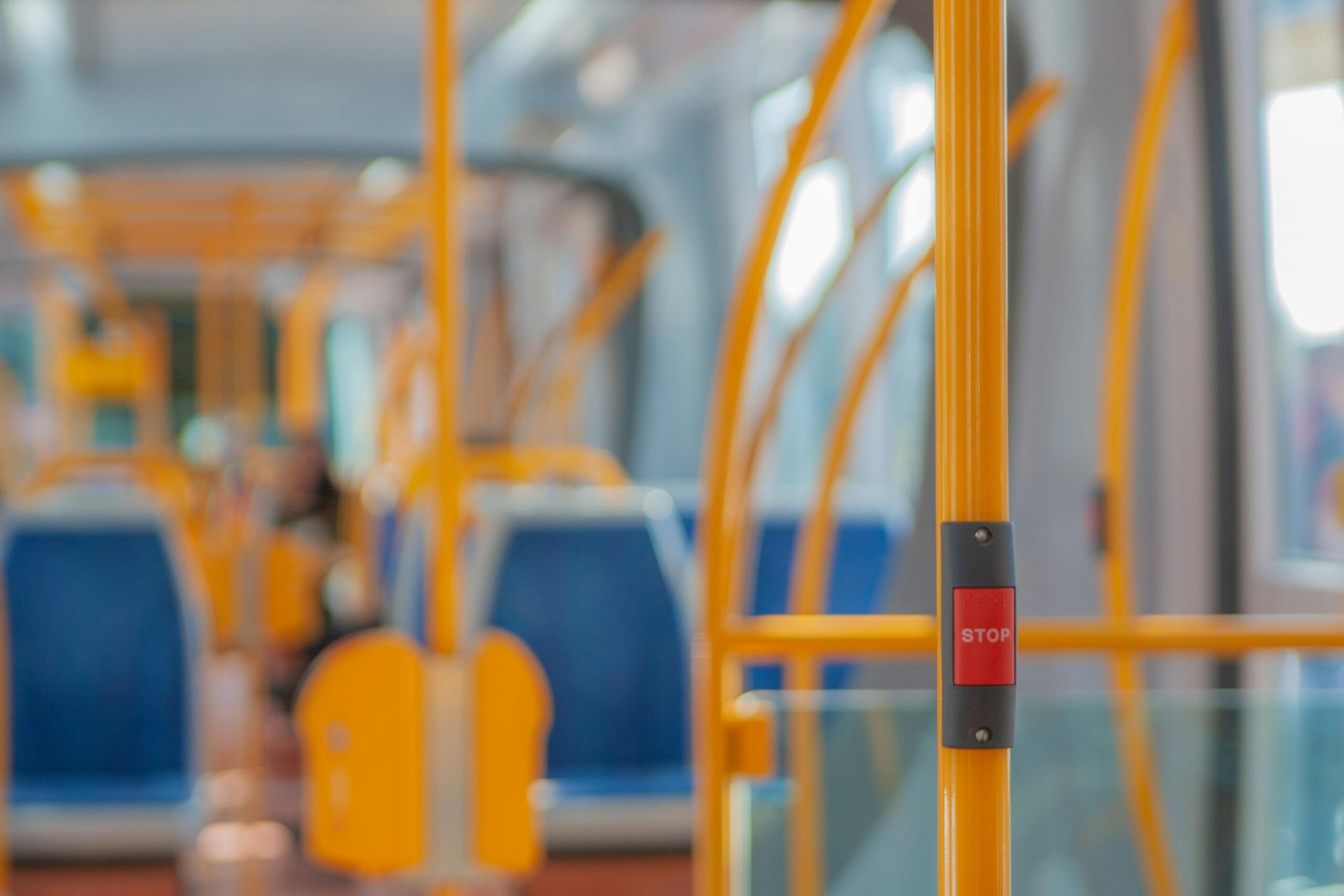 An Image of a Bus heading towards Kentucky Expo Center