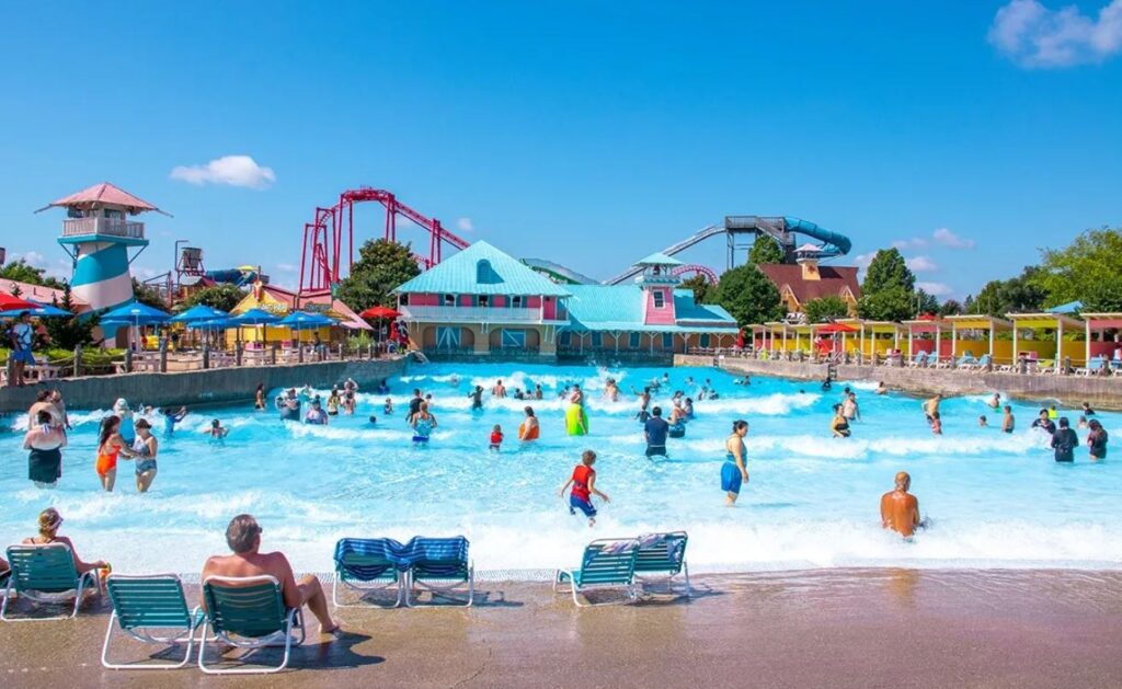Kentucky Kingdom Amusement Park Swimming Pool Image