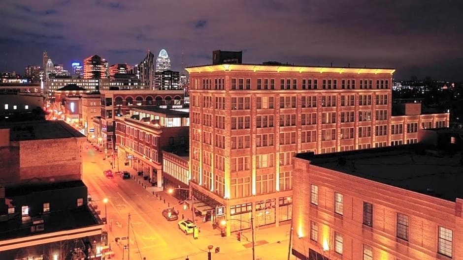 Hotel Covington Cincinnati Riverfront - Top-Shelf Hotel for active professionals