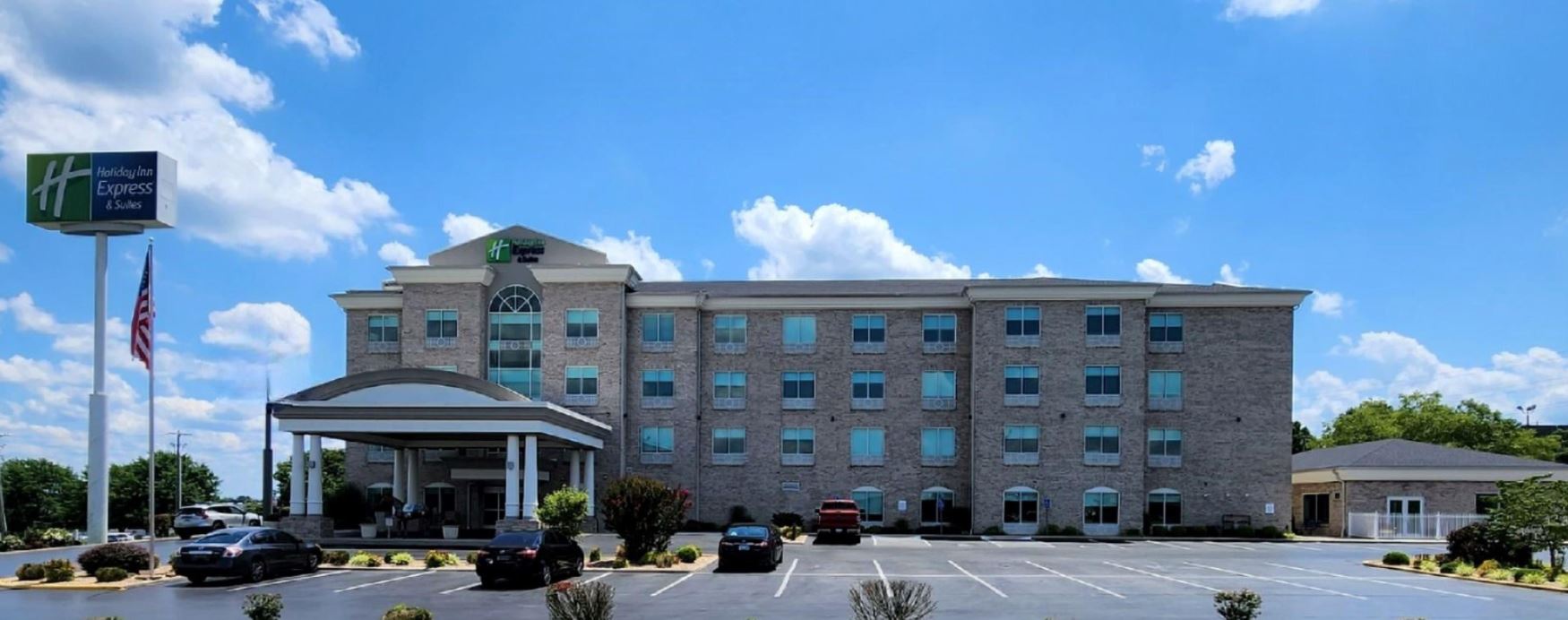 Exterior view of Holiday Inn Somerset