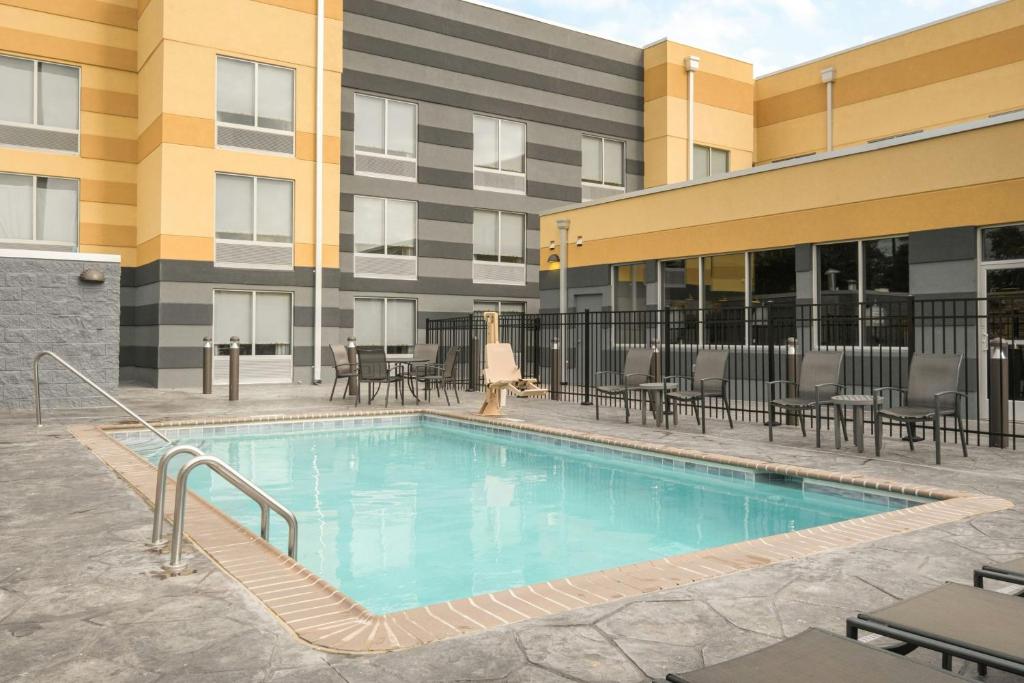 Fairfield Inn & Suites by Marriott Lexington Georgetown/College Inn