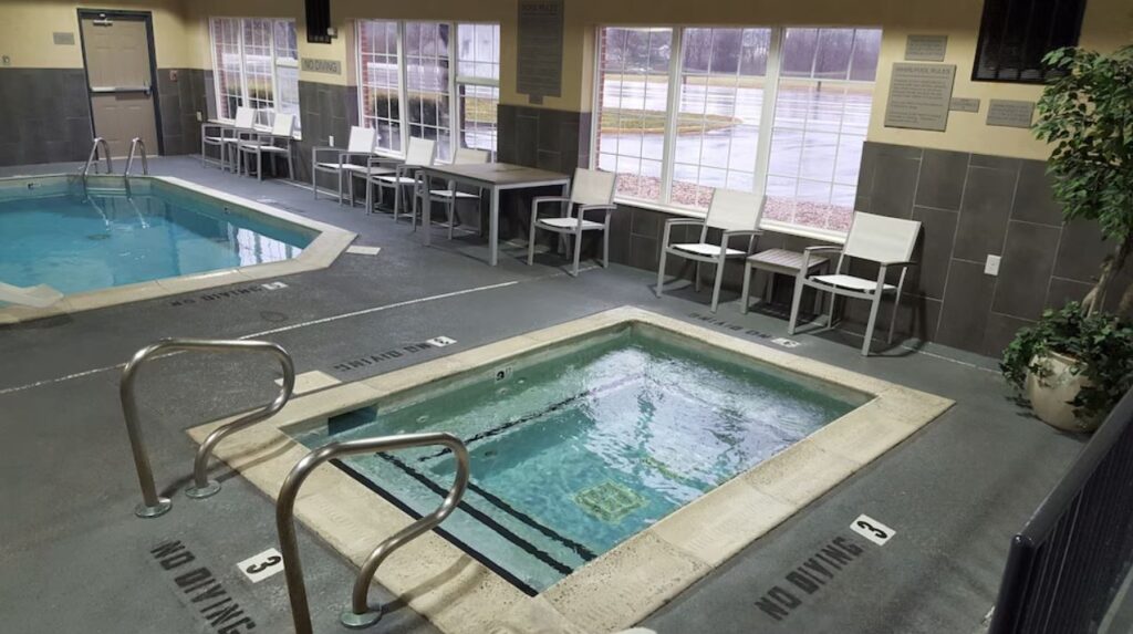 Country Inn & Suites by Radisson, Georgetown, KY Pool Cheap Hotels in Georgetown