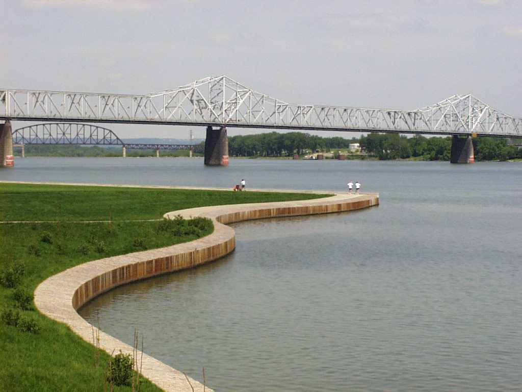 Ohio-River Louisville Kentucky near Spark by Hilton Shepherdsville Louisville South.